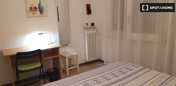 barcelona, Catalonia 08013 - Photo 2