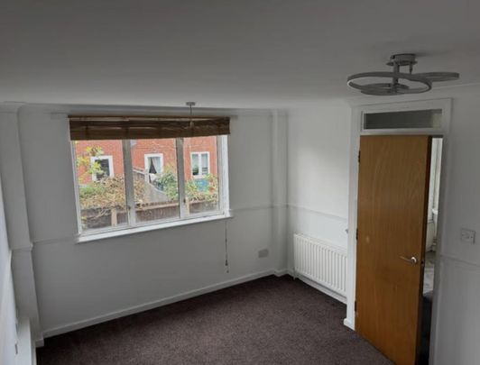 4 bedroom detached house to rent - Photo 1