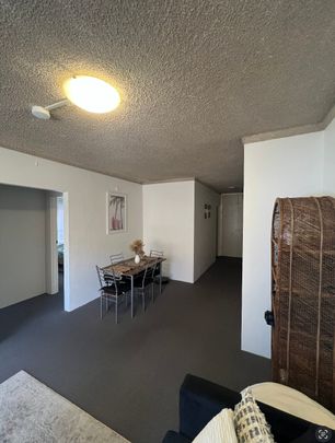 Kensington - Photo 1