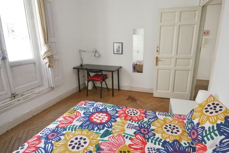 Calle de las Fuentes, Madrid, Community of Madrid 28013 - Photo 3