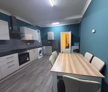 2 bedroom flat to rent - Photo 6