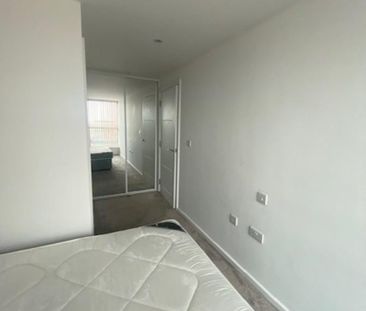 2 bedroom penthouse to rent - Photo 5