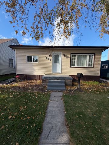 For Lease - 258 Elizabeth Street, Midland, Ontario - Photo 3