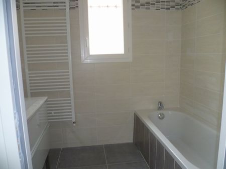 Location Maison 3 pièces 64m² YVOY LE MARRON 41600 - Photo 4