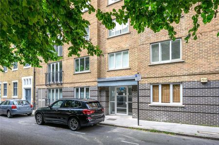 Striking two bedroom apartment in Clerkenwell. - Photo 4