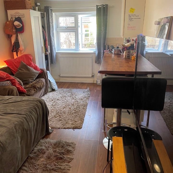 Room in a Shared House, Leander Road, SW2 - Photo 1