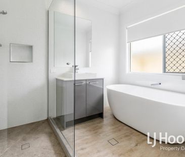 Welcome To Luxury Living At It's Finest! - Photo 6