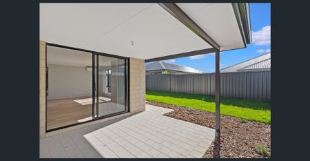 Spacious 5-Bedroom Family Home in a Peaceful Dudley Park Location - Photo 2