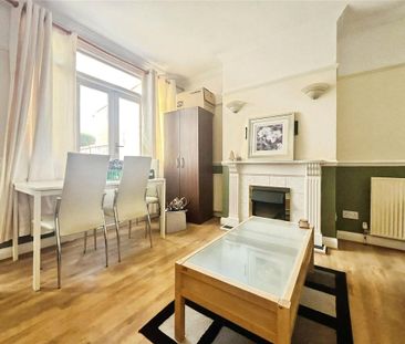 1 bedroom in a house share to rent - Photo 6