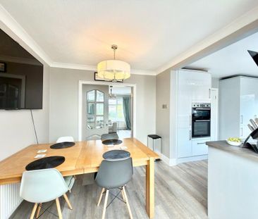 4 bedroom semi-detached house to rent - Photo 4