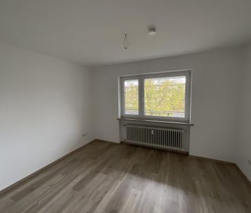 3-Zimmer-Wohnung im 2. Obergeschjoss mit Badewanne und Balkon in Wi... - Foto 5