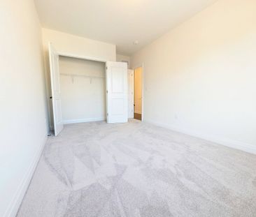 For Lease - 43 West Village Lane, Markham, Ontario - Photo 2