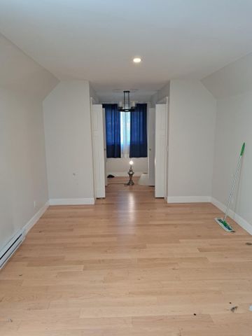 $5,000 / 5br – 43560ft2 – South Surrey 3500sq/ft , 5bed/4bath, one Acre land house (Surrey) R0062 - Photo 2