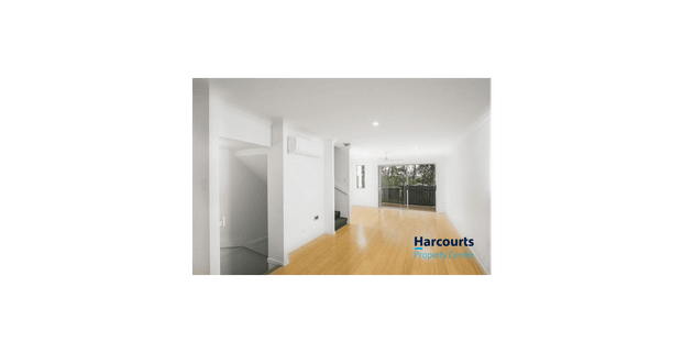 Large 3 Bedroom Townhome! - Photo 1