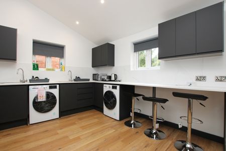 Victoria Street Room 4, Desborough, Kettering, Northamptonshire, NN14 - Photo 5