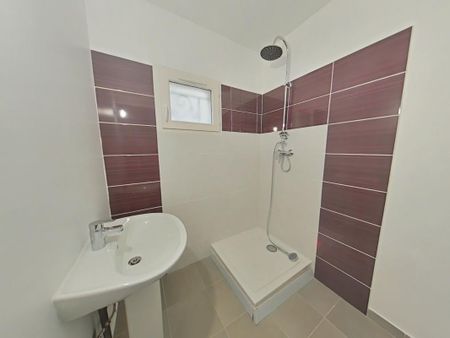 Location Appartement 2 pièces 59m² ROMANS SUR ISERE 26100 - Photo 5