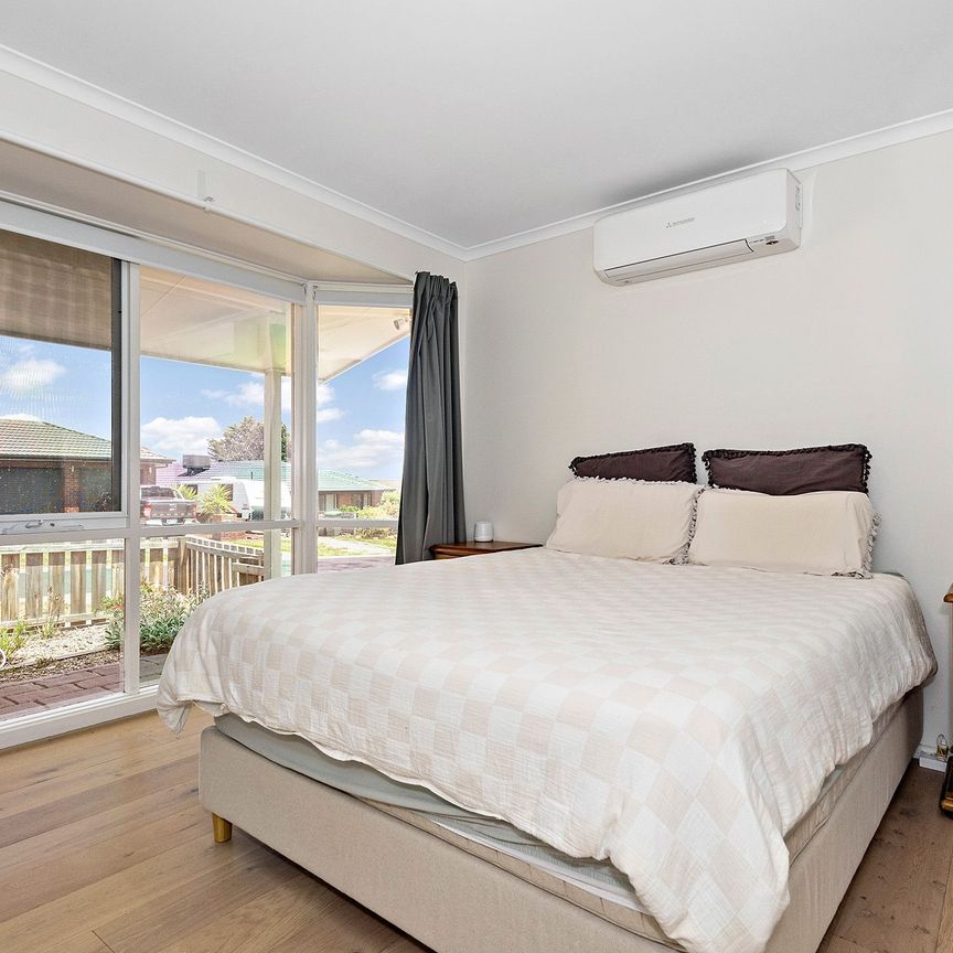 Neat, Sweet and Petite! - Photo 1