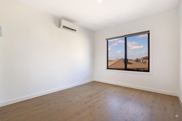30 England St, Werribee VIC 3030 - Townhouse For Rent | Domain - Photo 1
