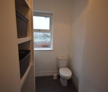 1 bedroom in a house share to rent - Photo 5