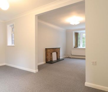 4 bedroom detached house to rent - Photo 2