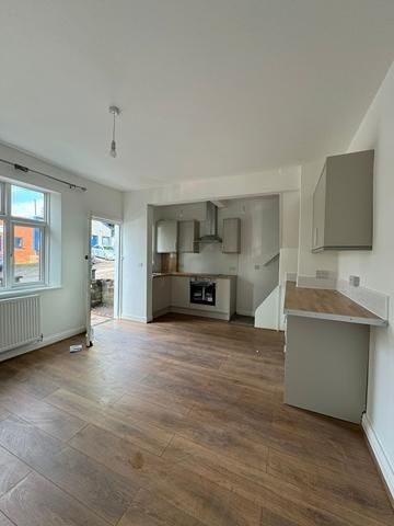 1 bedroom terraced house to rent - Photo 2