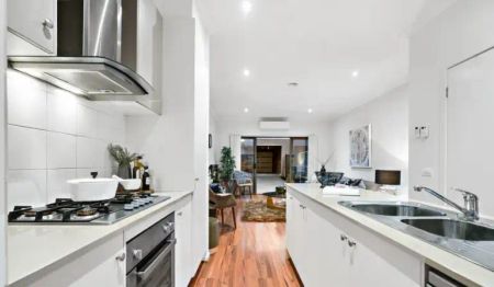 “Your new home awaits!” - Photo 5