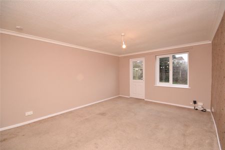 12, Middlecroft Road, Leeds, West Yorkshire, LS10 4QZ - Photo 3