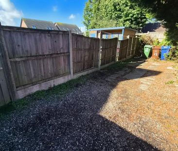 2 bedroom terraced house to rent - Photo 3