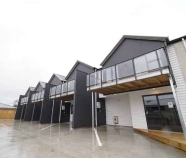 Sunny Balcony Studio Unit - Photo 4