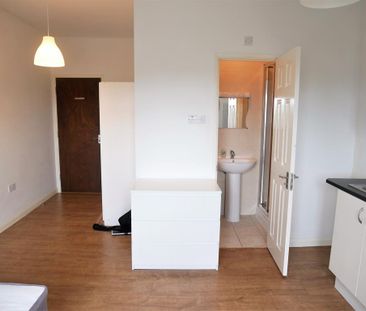 Studio to rent - Photo 2