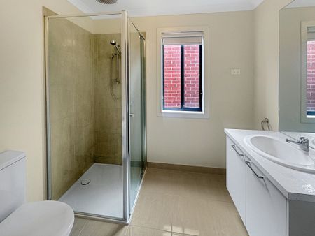 9 Singer Street, Smythes Creek - Photo 5