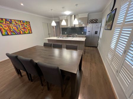 Splendid 4Br Home in Truganina! - Photo 4