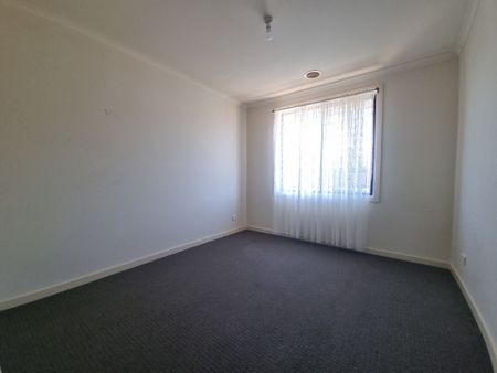 3 Bedroom Townhouse - Photo 4