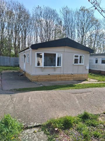 2 Bed Mobile Home, Caravan Site, NG2 - Photo 3