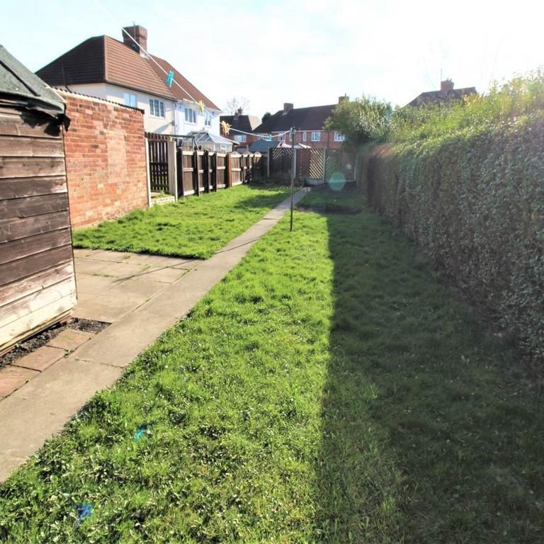3 bedroom end of terrace house to rent - Photo 1