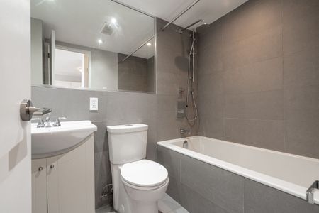 730 St Clarens Avenue - Photo 2