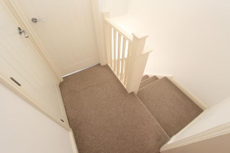 2 bedroom terraced house to rent - Photo 3