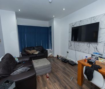 6 bedroom house to rent - Photo 3