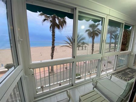 Piso de alquiler en Carrer Sant Bartomeu, Campello Playa - Photo 2