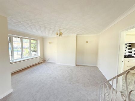 3 bedroom semi-detached house to rent - Photo 2