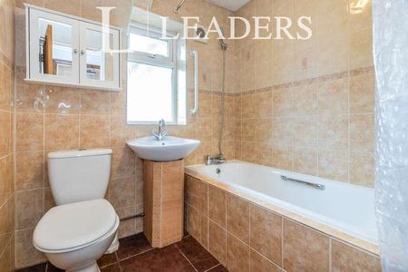 Milton Drive, Shepperton, TW17 - Photo 5