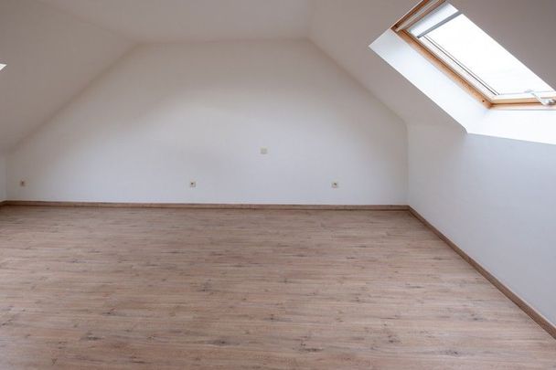 Ruim en luxueus appartement met 2,5 slaapkamers, 3 terrassen en 2 parkings in hartje Diepenbeek! - Foto 1