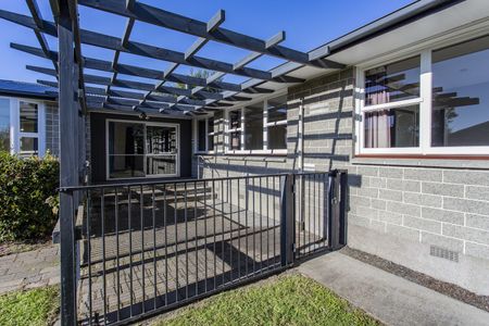 5 Bedroom Family Home in Sockburn - Photo 5