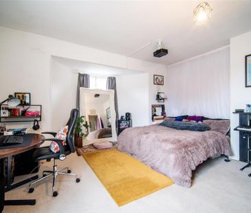 3 bedroom end of terrace house to rent - Photo 1