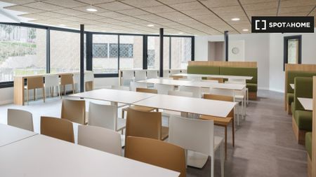 granada, Andalusia 18011 - Photo 5