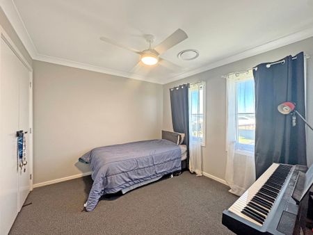 Luxury Family Living with Water Views in Southlakes Estate - Photo 4