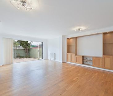3 bedroom terraced house to rent - Photo 1