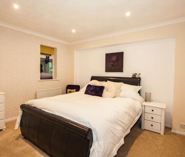 5 bedroom bungalow to rent - Photo 4