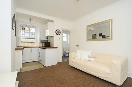 Chiswick Road - Photo 2