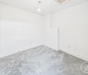 The Avenue, Harewood, Leeds LS17 - Photo 6